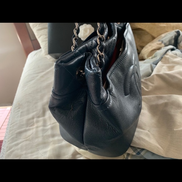 Blue caviar chanel tote - Picture 6 of 16